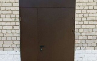 дверь полуторная антивандальная с верхней вставкой
